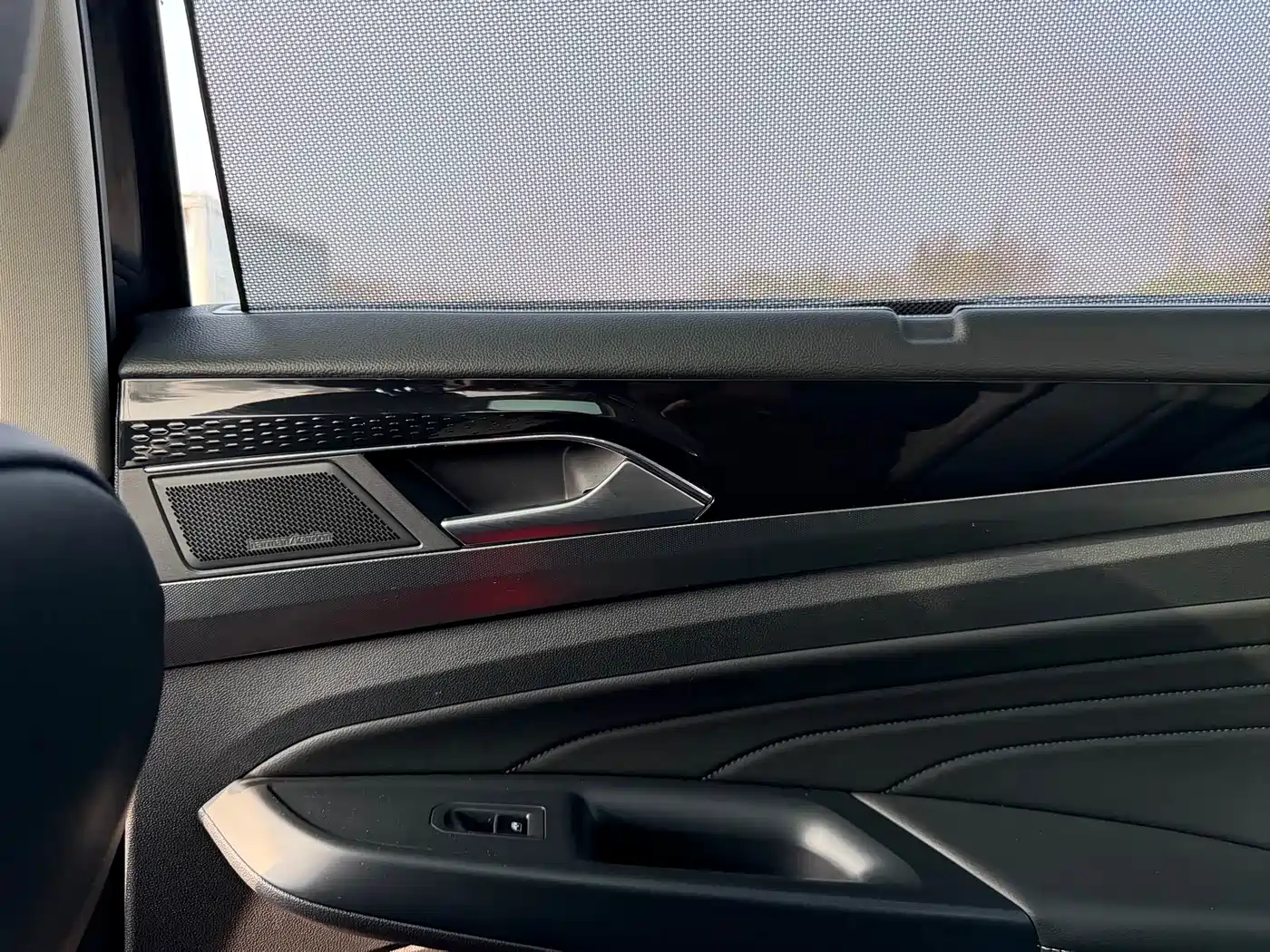 Volkswagen Passat 2022 330TSI Premium Edition фото 17