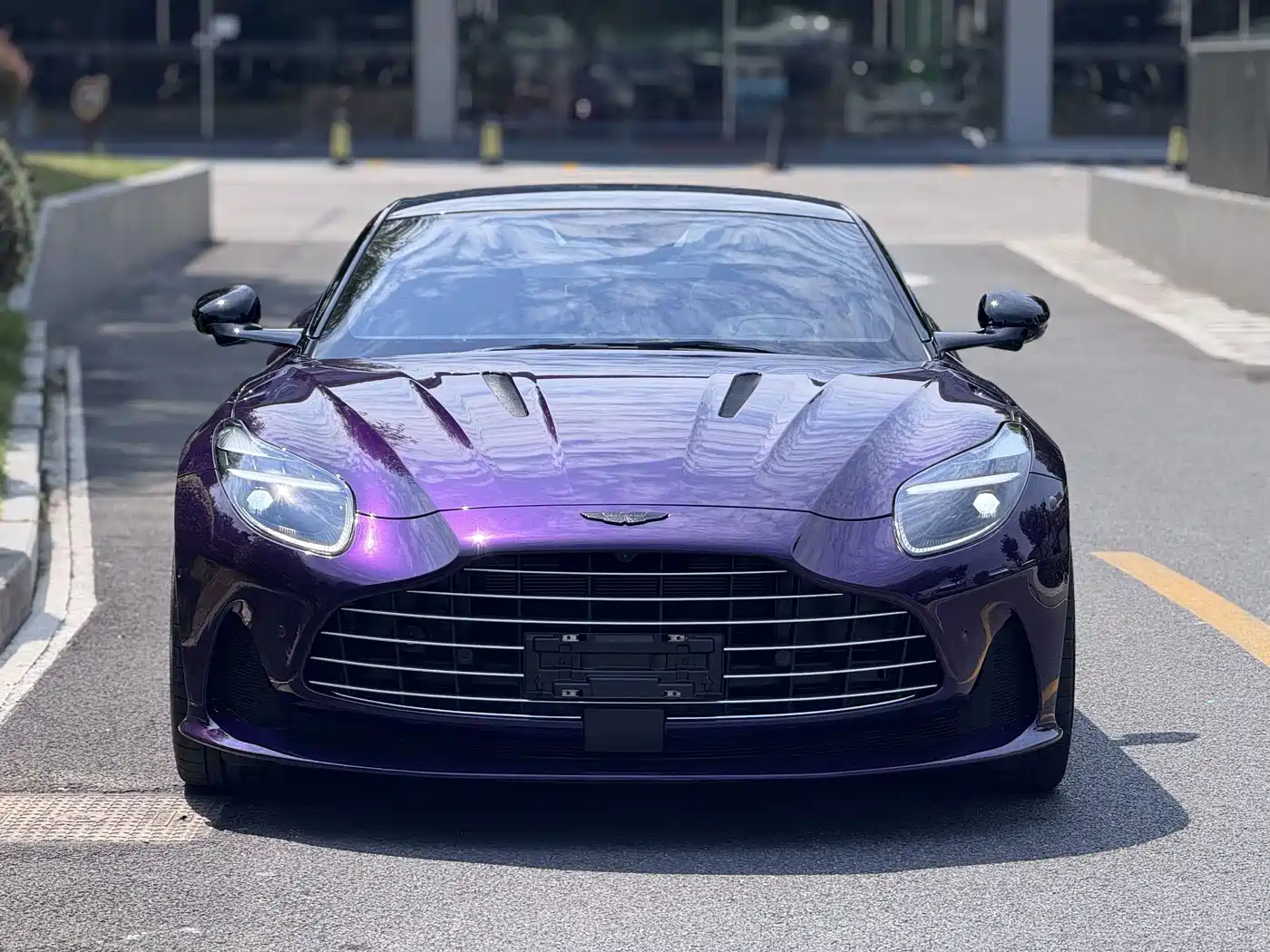 Aston Martin DB12 2024 2023 4.0T V8 Coupe