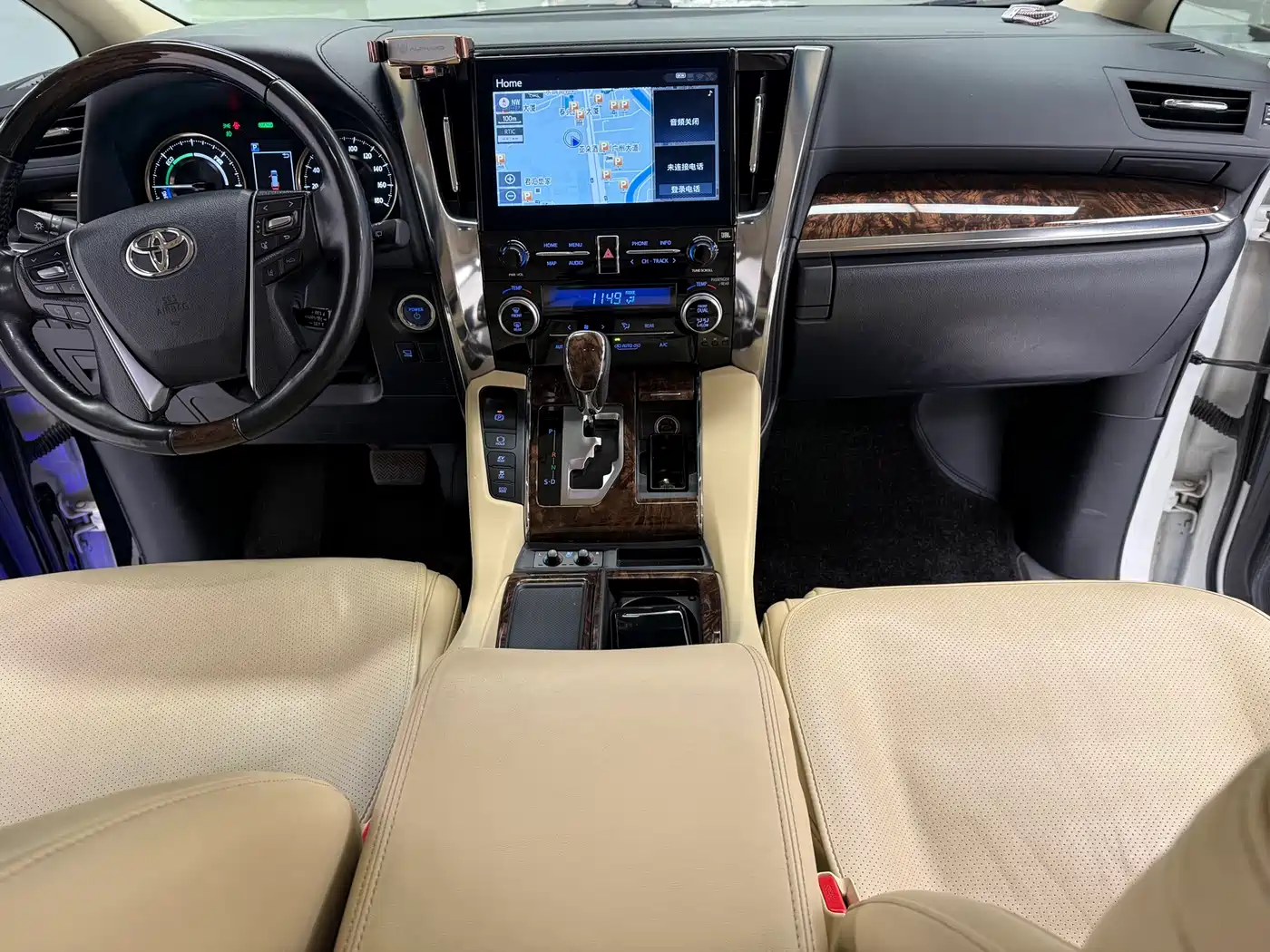 Toyota Alphard 2021 Hybrid 2.5L Luxury фото 4