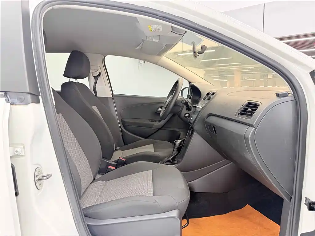 Volkswagen Polo 2018 1.5L Auto Safe Drive фото 22