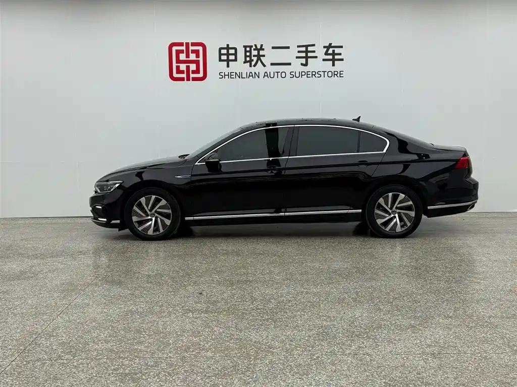 VOLKSWAGEN MAGOTAN GTE PLUG IN HYBRID