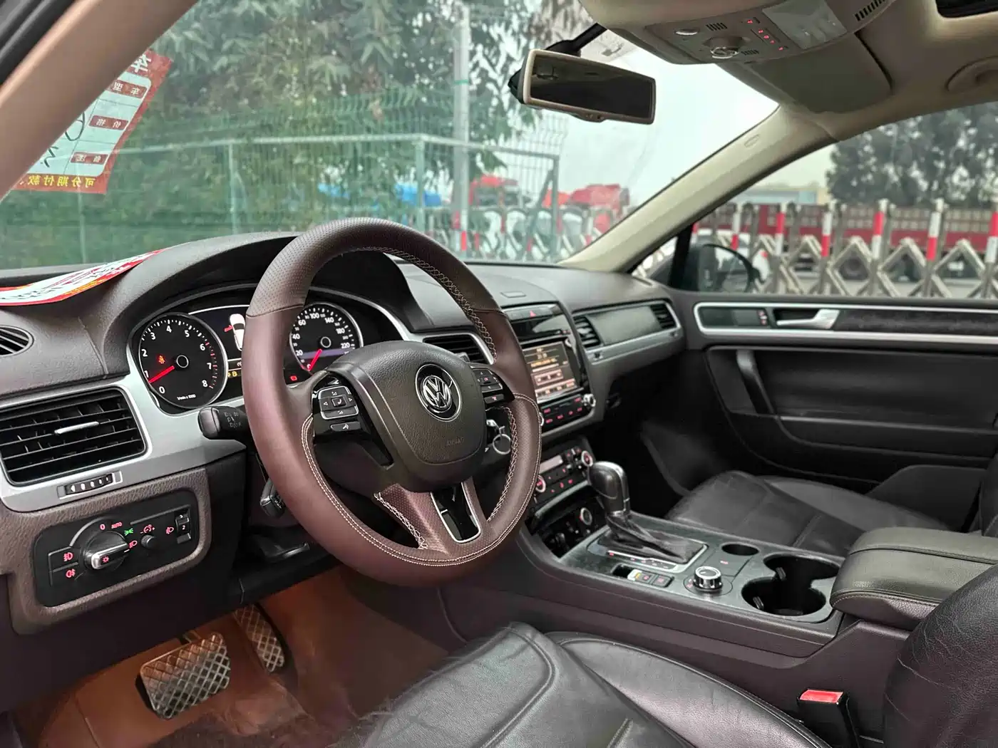 Volkswagen Touareg 2012 R-Line High Spec фото 10