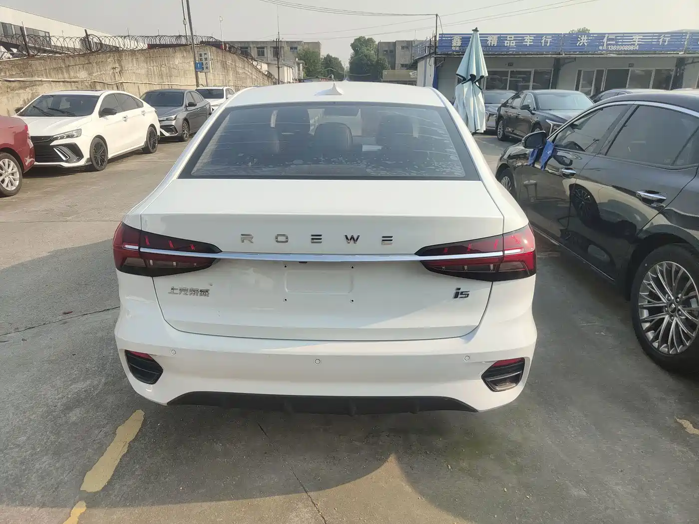 Фото 14 - Roewe i5