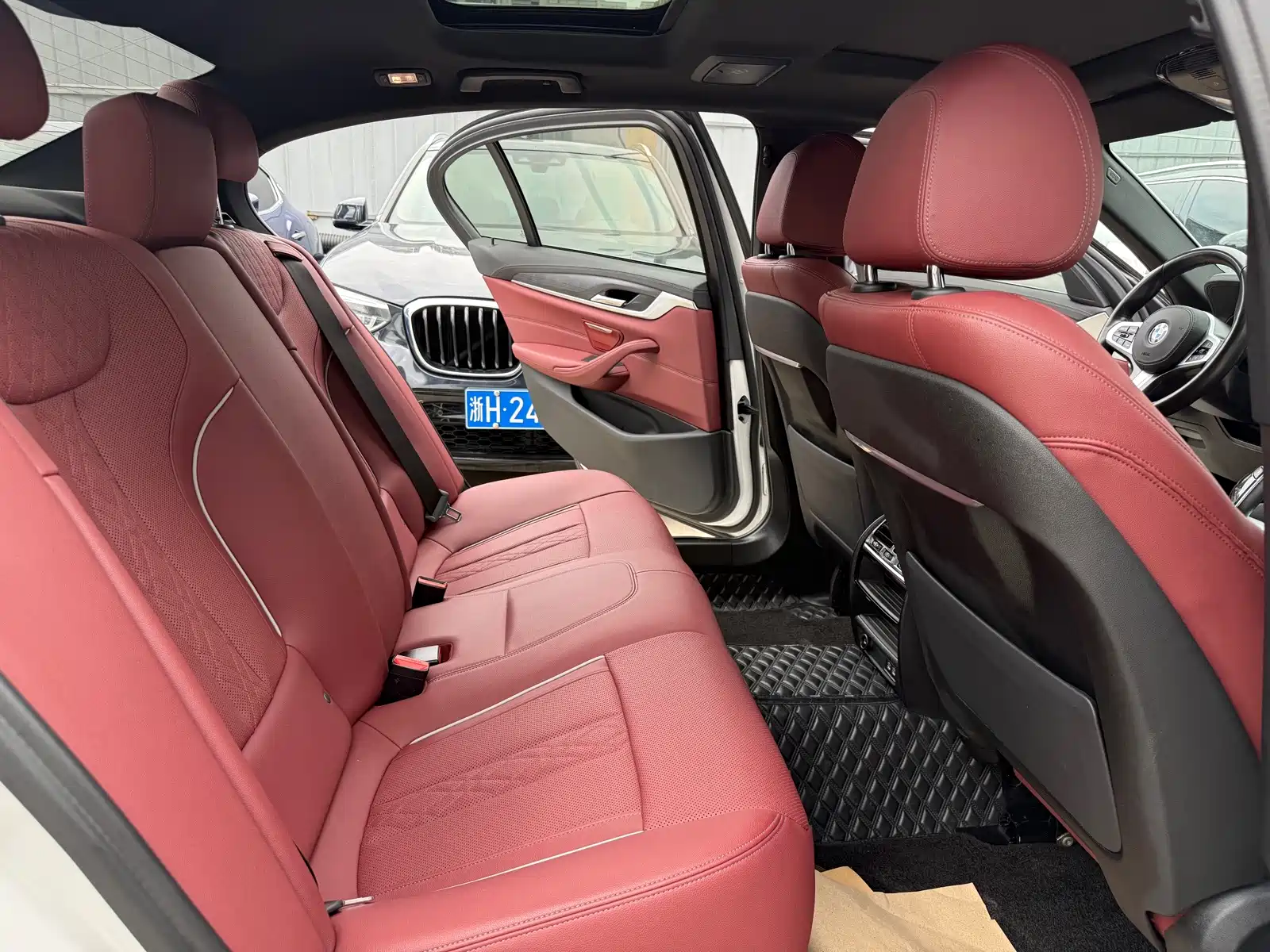Фото 24 - BMW 5 Series