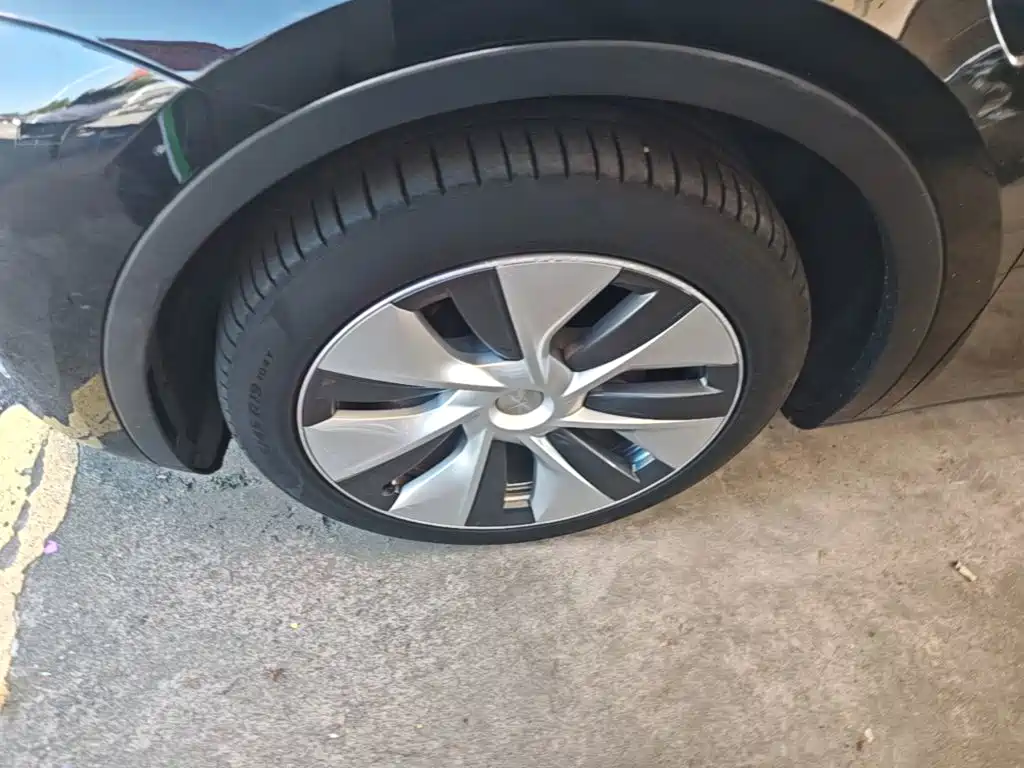 Photo 23 - Tesla Model Y