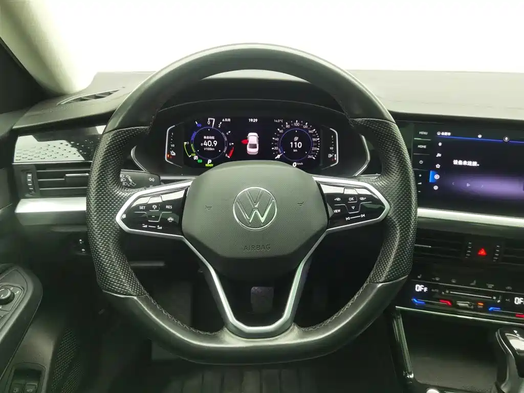 VOLKSWAGEN PASSAT NEW ENERGY