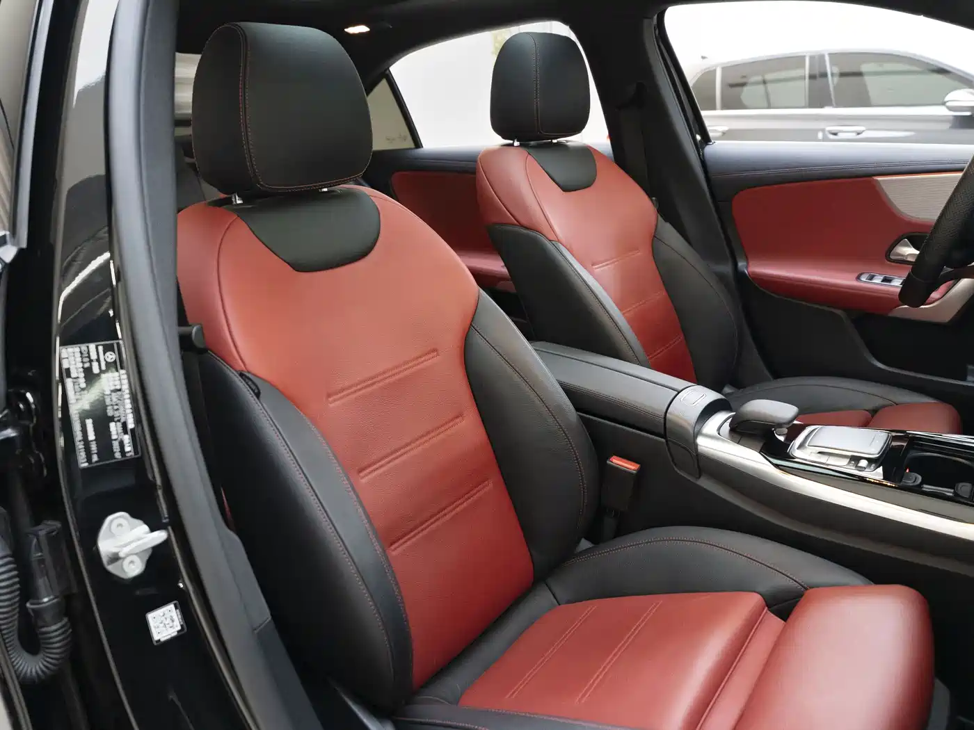 Mercedes-Benz A-Class AMG 2022 AMG A 35 L 4MATIC фото 12