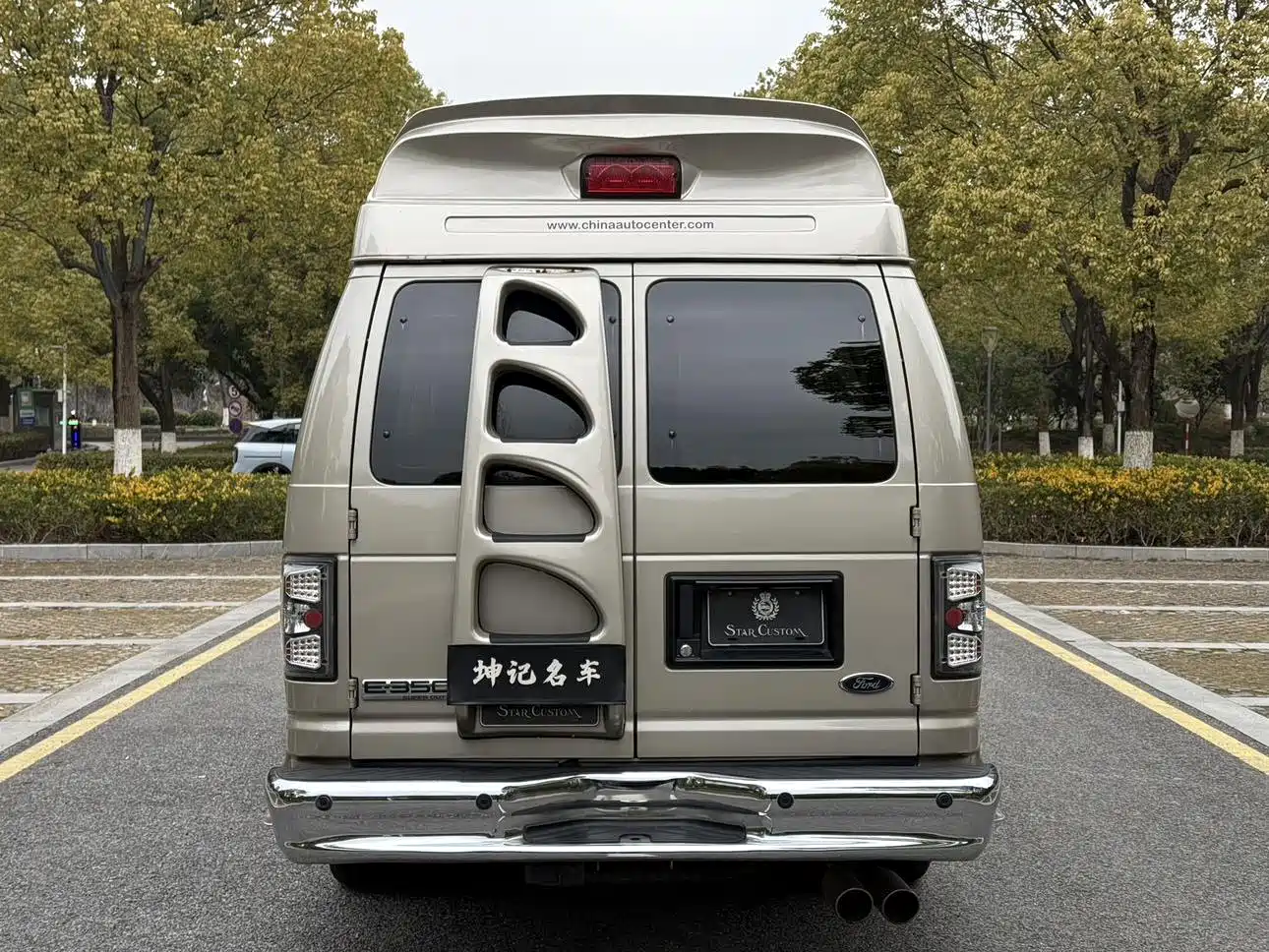 Ford E350 2012 2011 5.4L Standard Yacht Edition