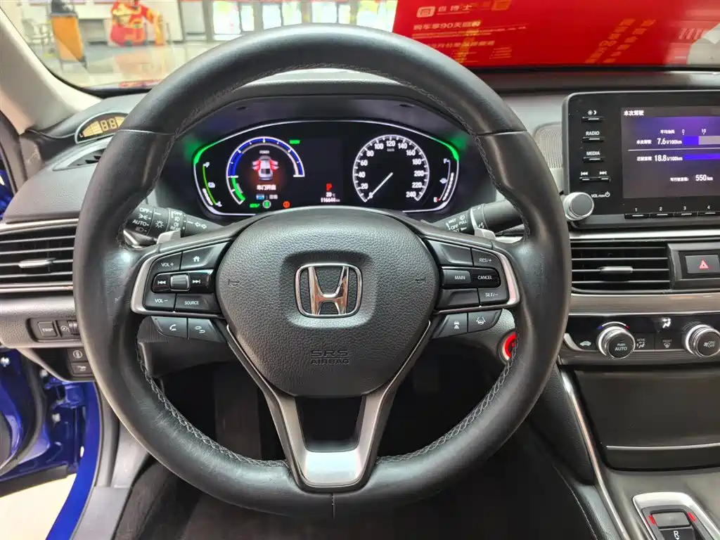 Фото 12 - Honda Accord