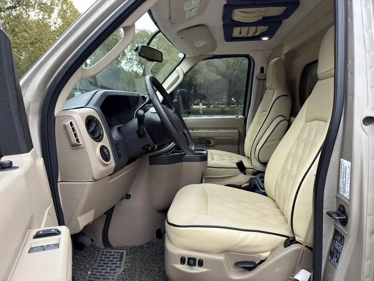 Ford E350 2012 2011 5.4L Standard Yacht Edition