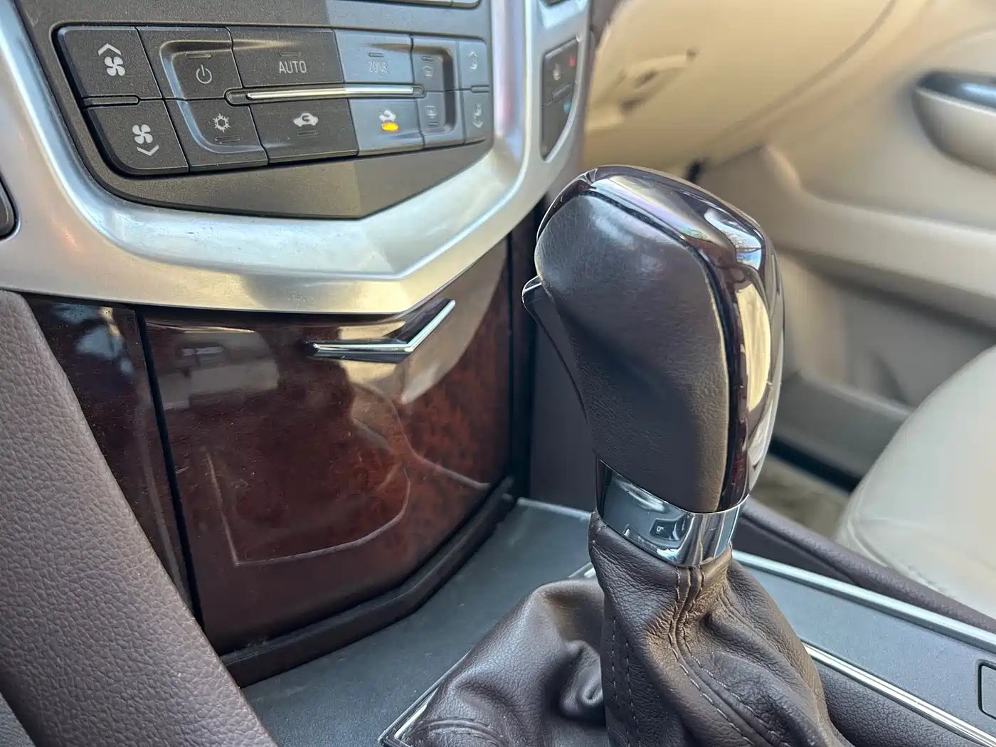 Cadillac SRX 2012 3.0L Elite фото 13