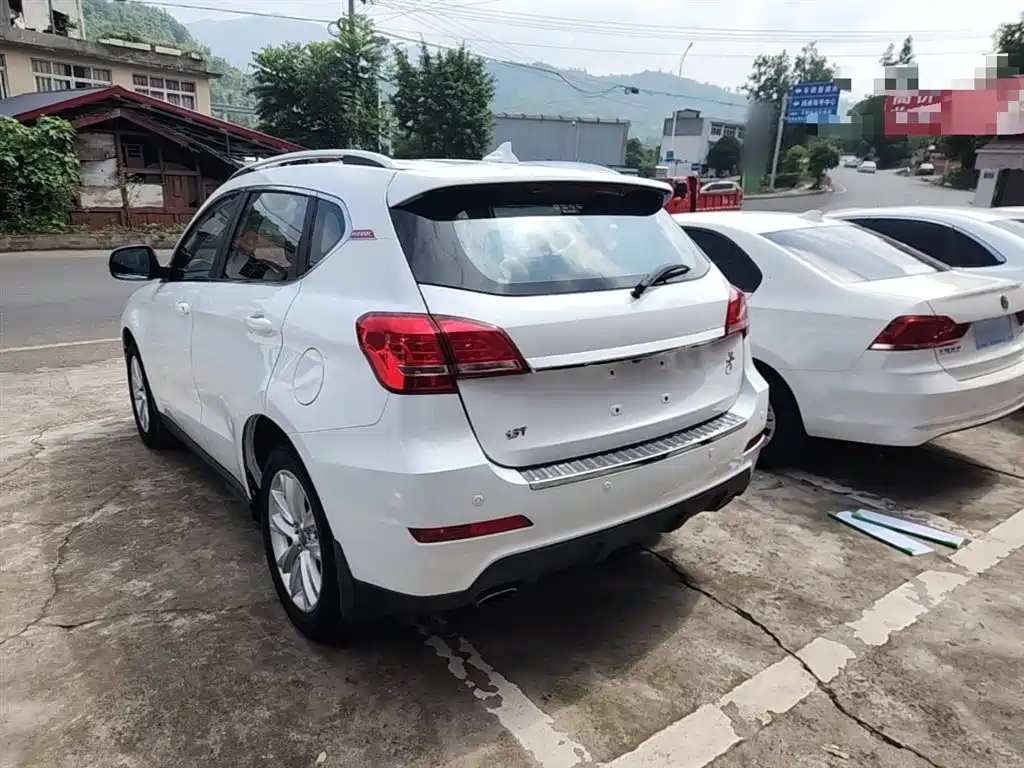 Haval H2 2015 1.5T Automatic 2WD Elite Edition фото 5