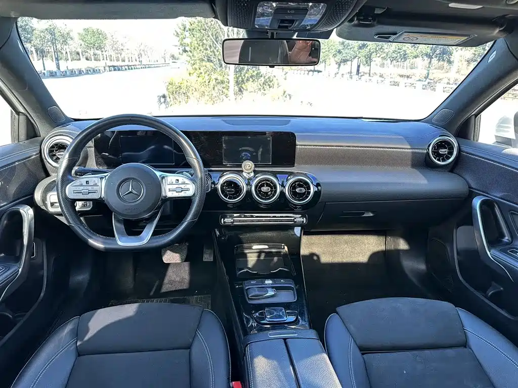 Mercedes-Benz A-Class 2020 A 180 L Sport Sedan фото 6
