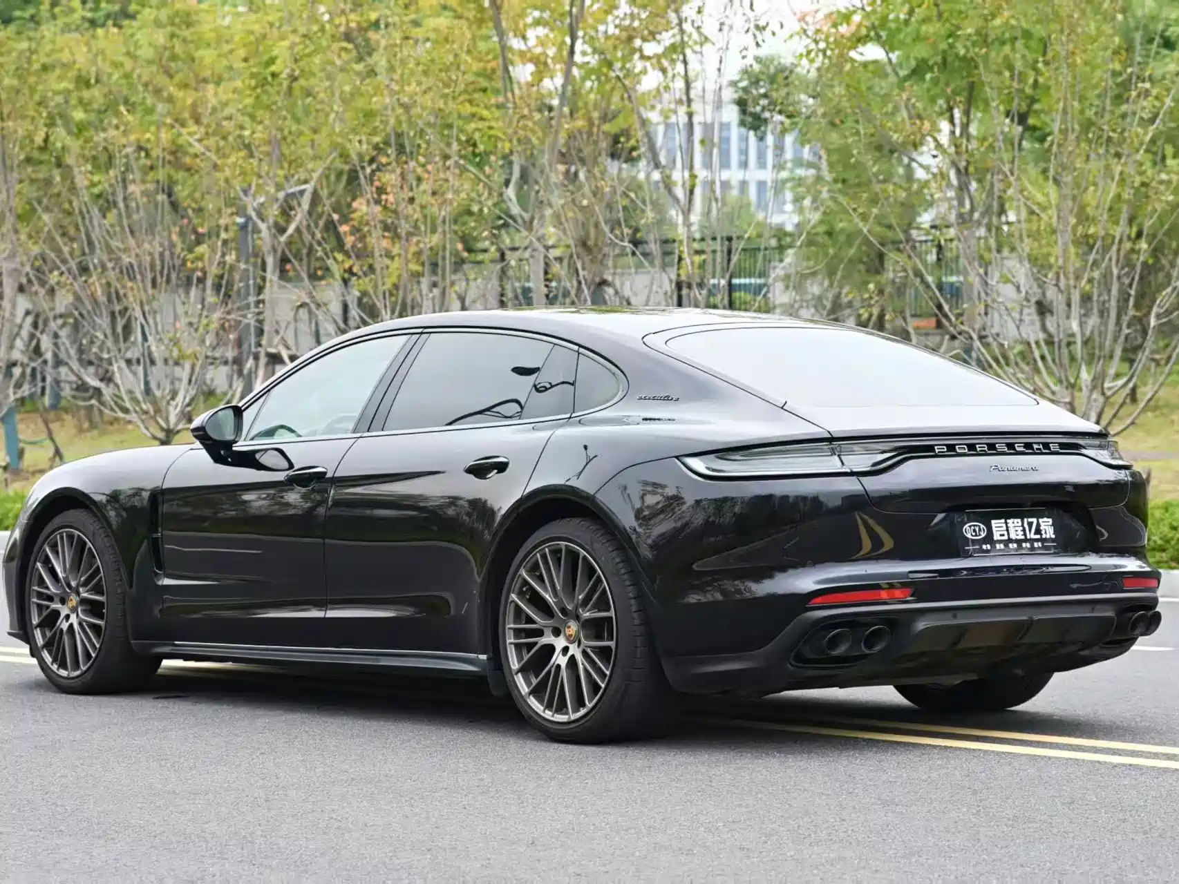 Photo 16 - Porsche Panamera
