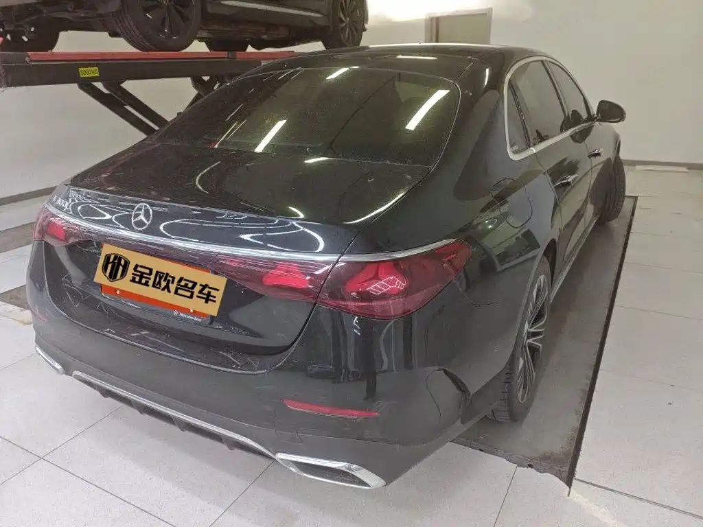 Photo 2 - Mercedes-Benz E-Class