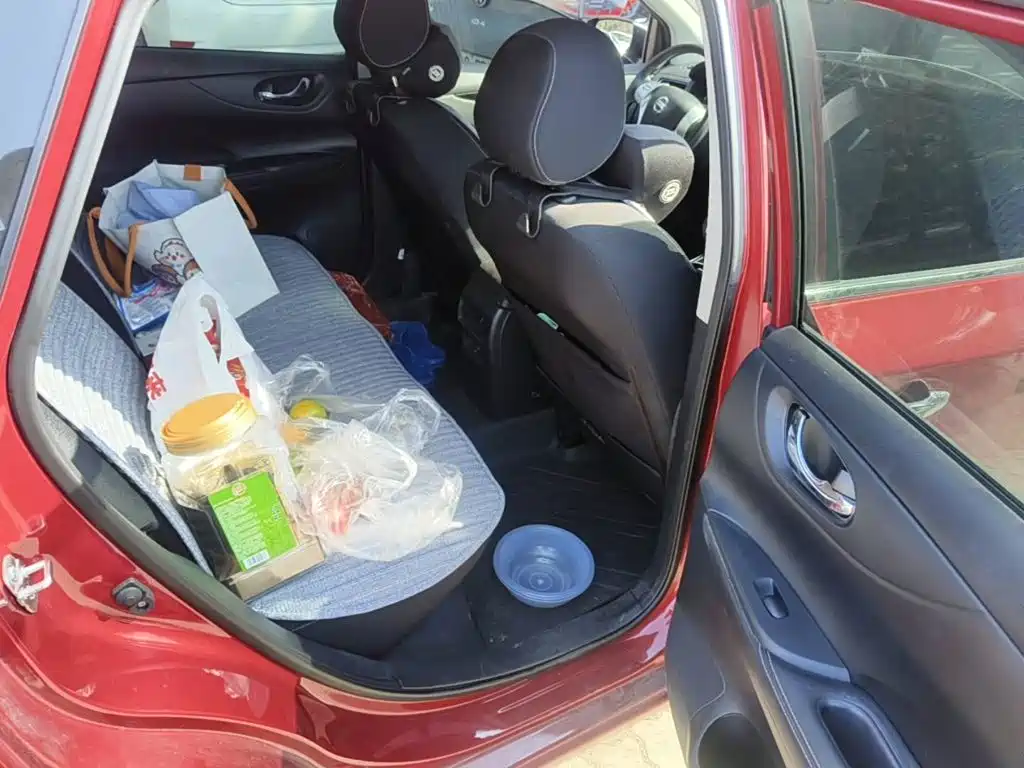 Photo 11 - Nissan Tiida