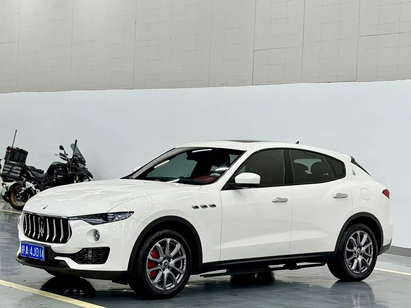 Фото 1 - Maserati Levante
