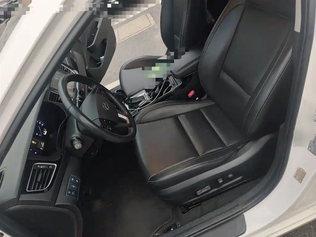 Hyundai Mistra 2014 1.8L Auto Premium DLX фото 8