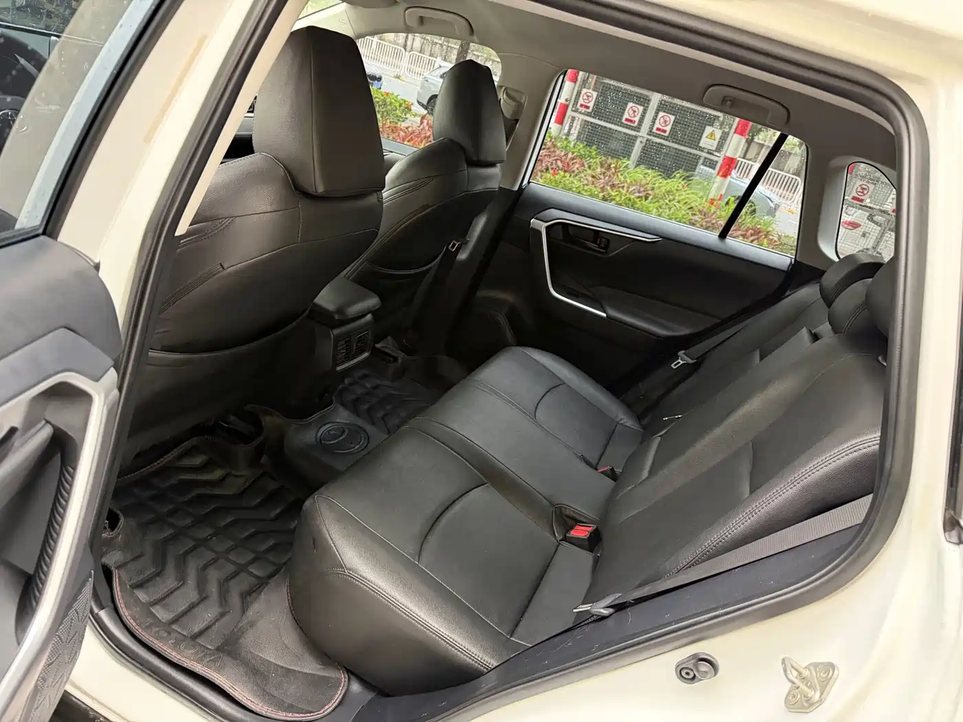 Toyota Wildlander 2022 2.0L CVT FWD Leading Edition фото 7