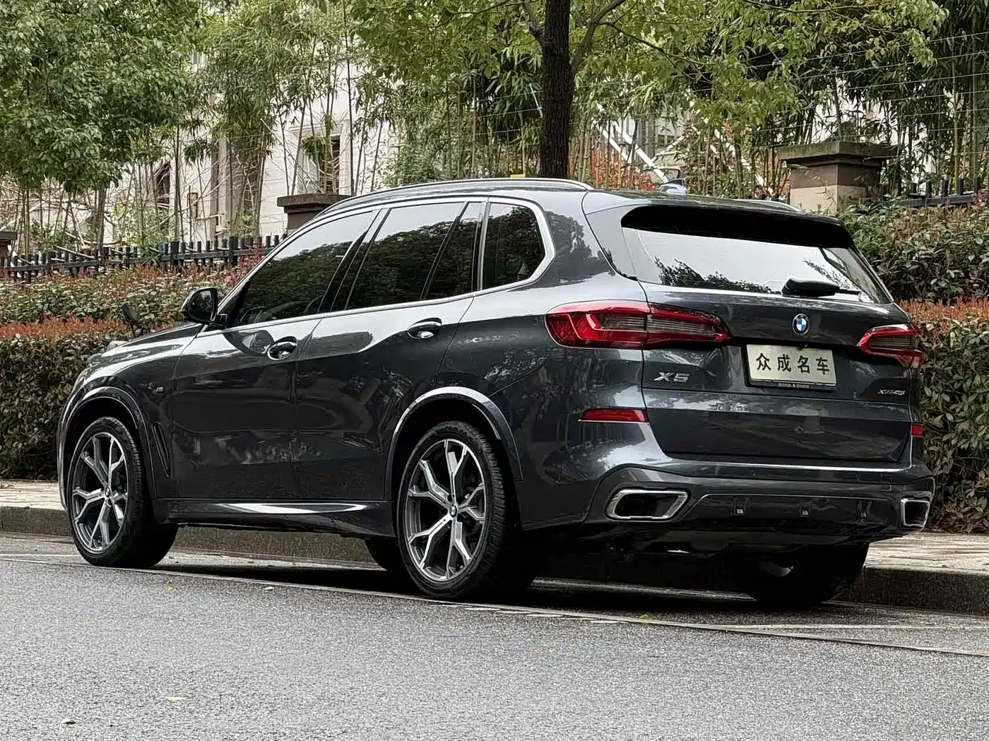 BMW X5 (Import) 2019 xDrive40i Exclusive M Sport Package фото 4