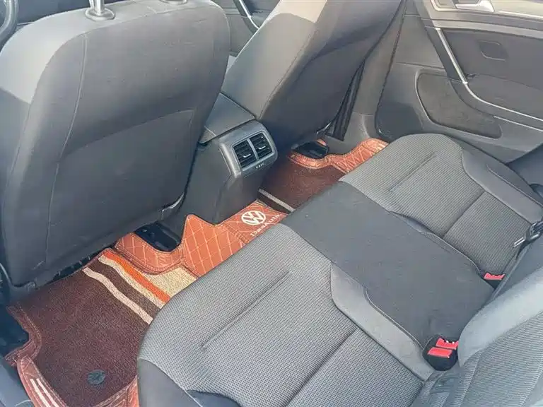 Volkswagen Golf 2016 1.6L Automatic Comfort фото 4