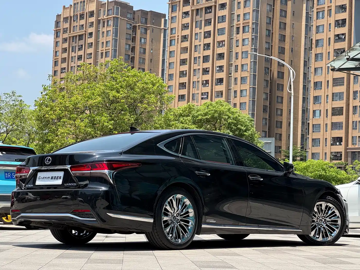 Lexus LS 2018 500h Executive Edition China V фото 6