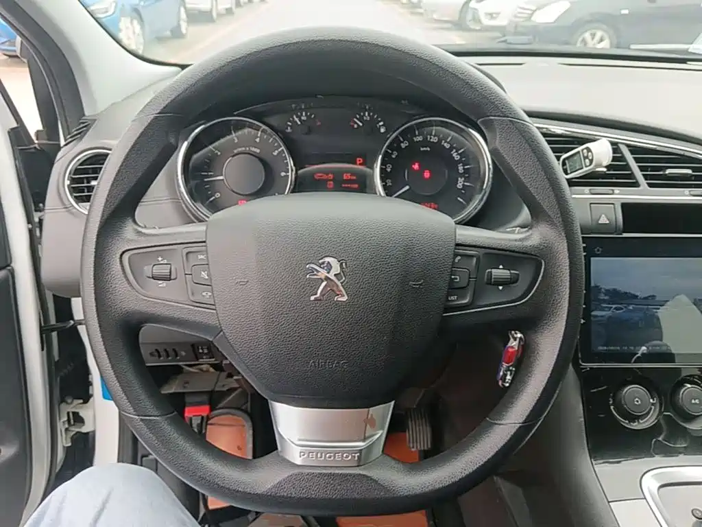 صورة 11 - Peugeot 3008