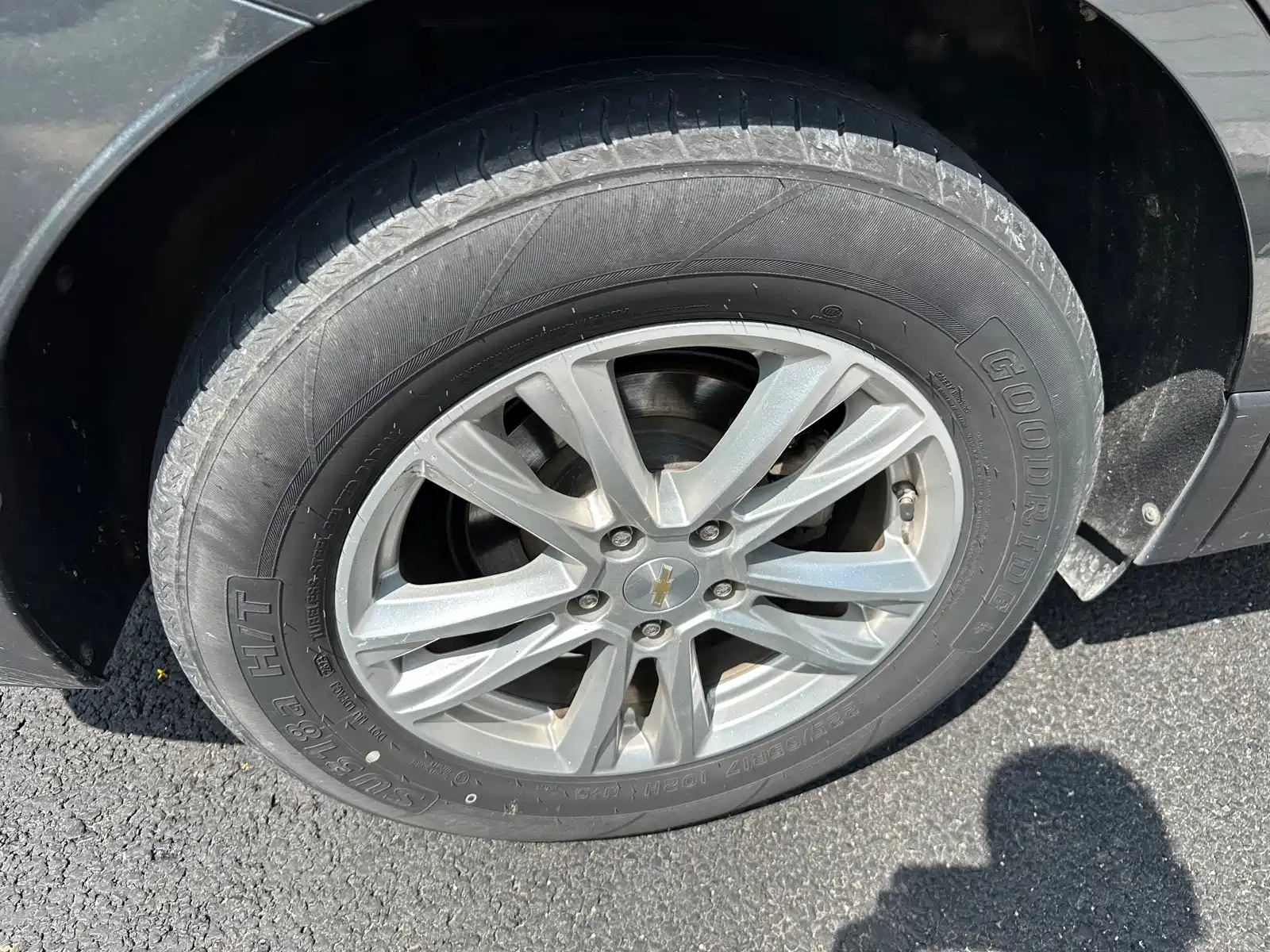 Photo 17 - Chevrolet Equinox