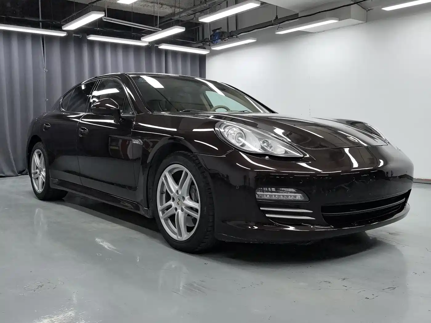 Porsche Panamera 2013 Panamera 4 Platinum Edition 3.6L фото 3