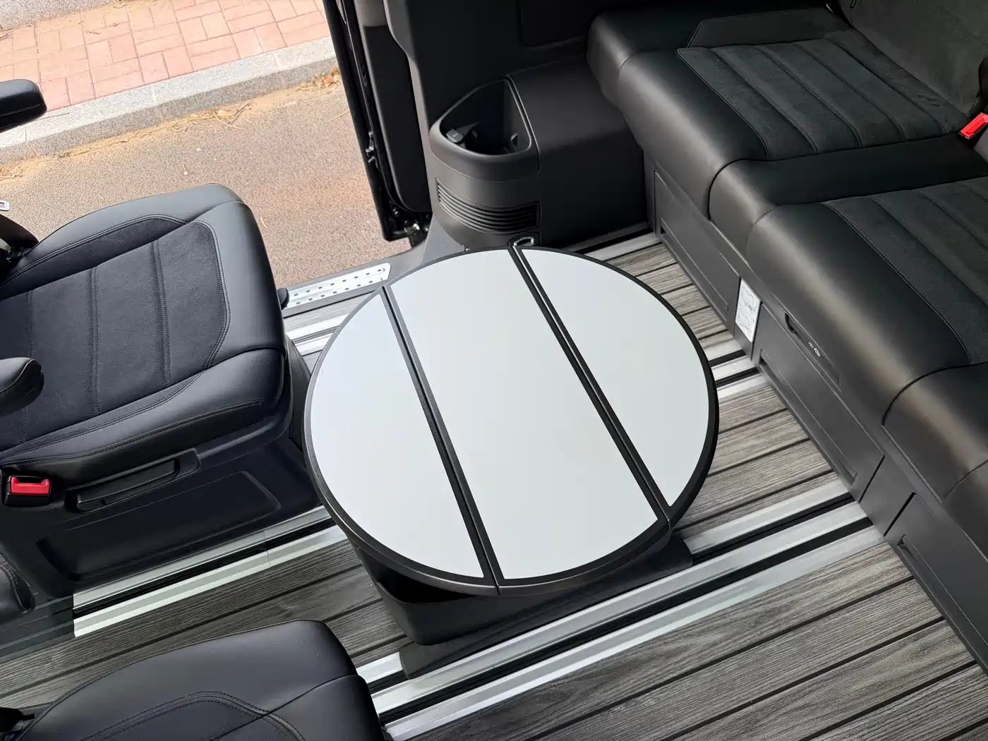 Volkswagen Multivan 2019 2018 2.0TSI 4WD Explorer Edition 7-Seater