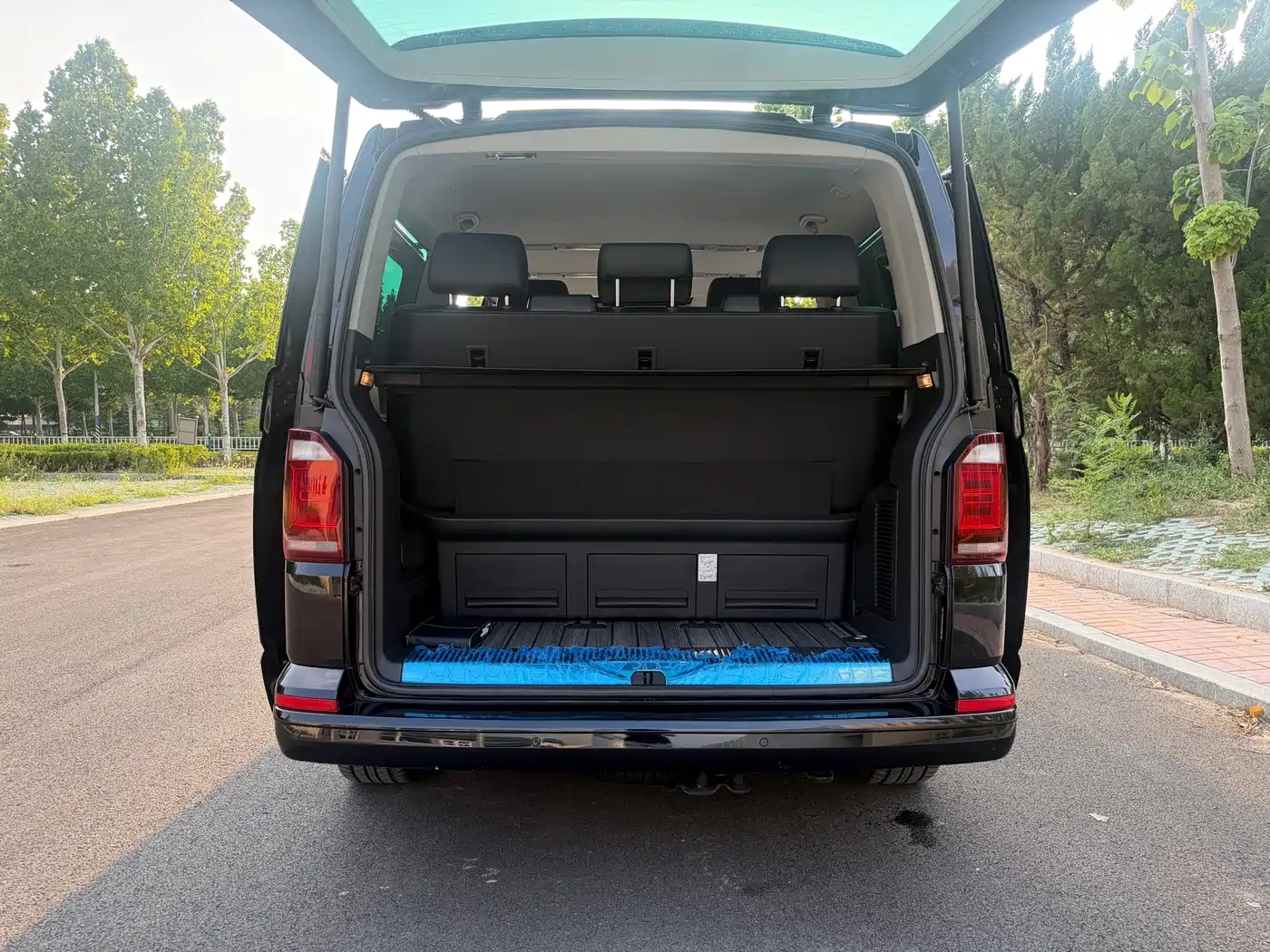 Volkswagen Multivan 2019 2018 2.0TSI 4WD Explorer Edition 7-Seater