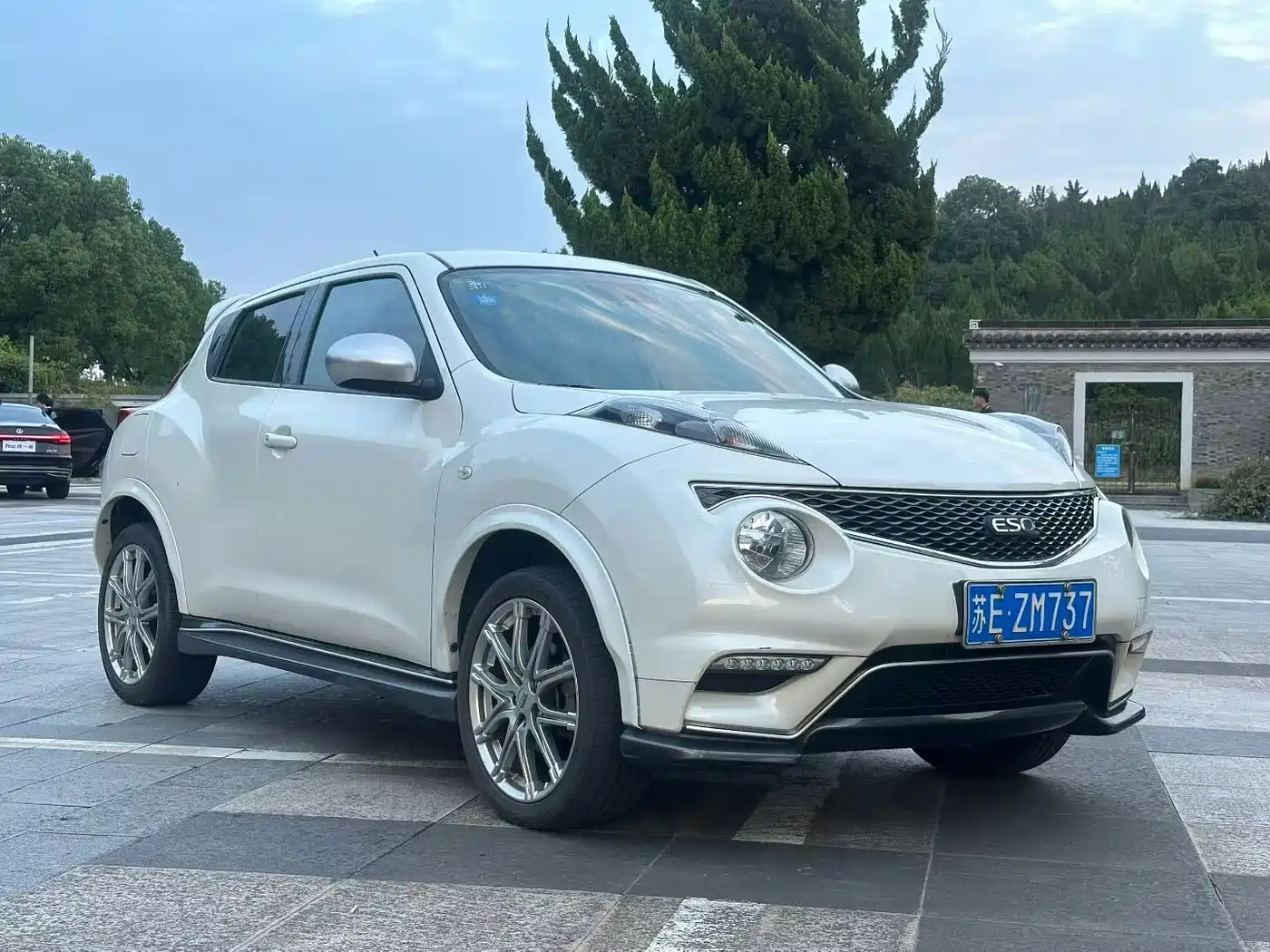 Infiniti ESQ 2017 2014 1.6L Free Edition