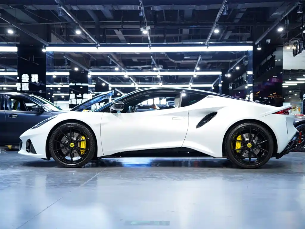 صورة 7 - Lotus EMIRA