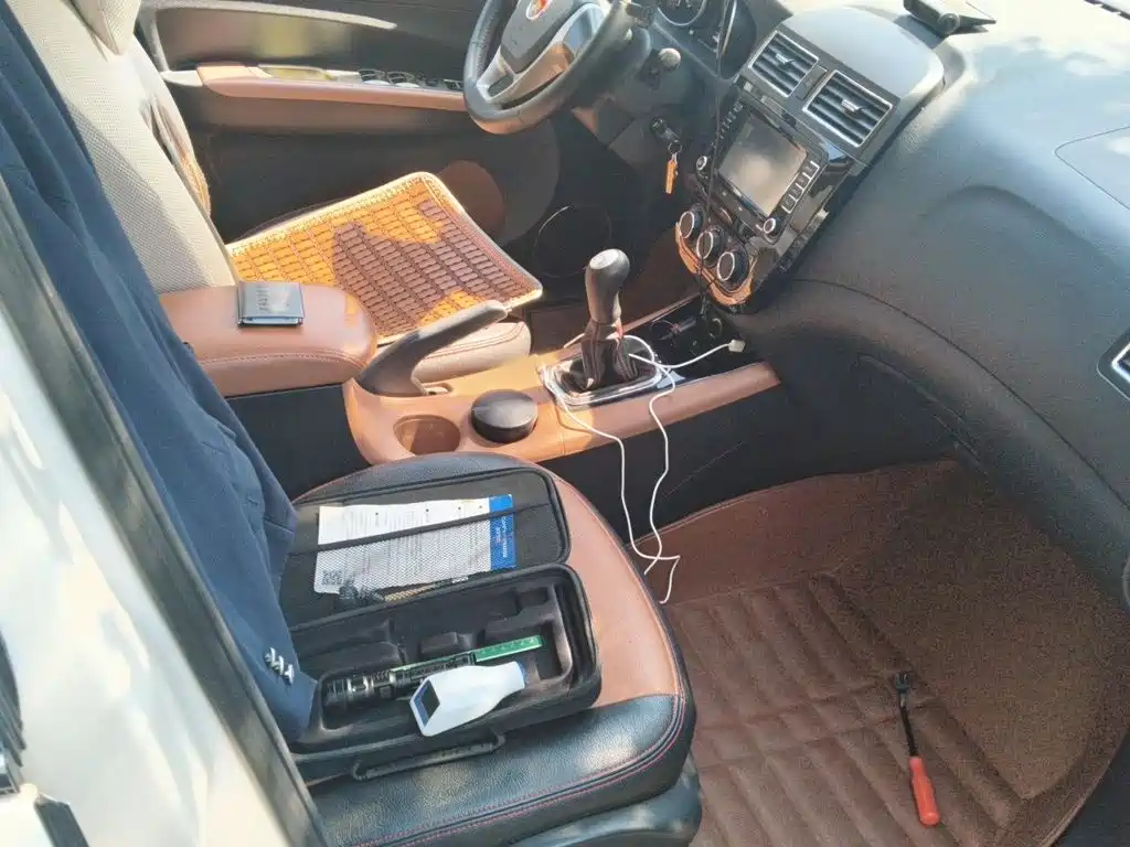 صورة 17 - Dongfeng Fengxing Jingyi X5