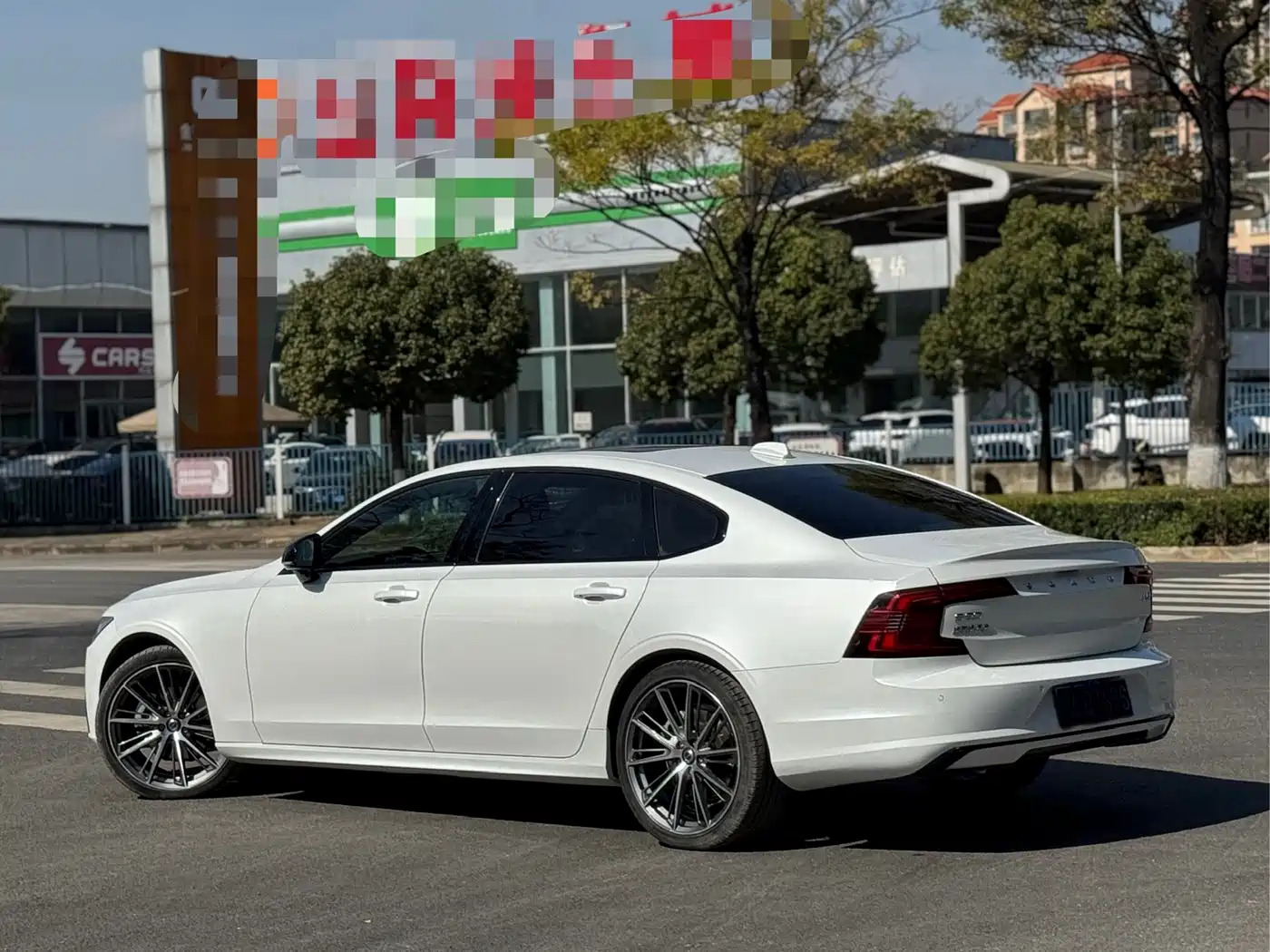 VOLVO S90