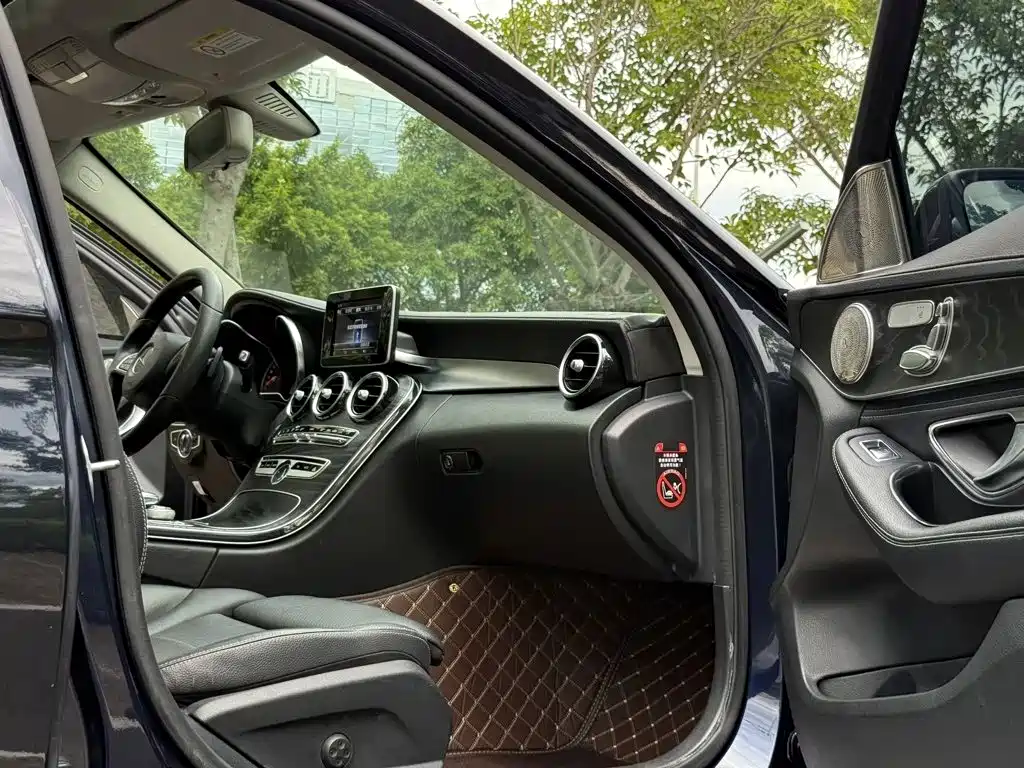 Фото 8 - Mercedes-Benz C-Class