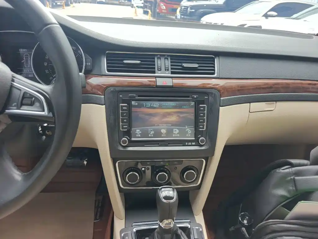 Škoda Superb 2014 2013 1.8TSI Automatic Elite Edition
