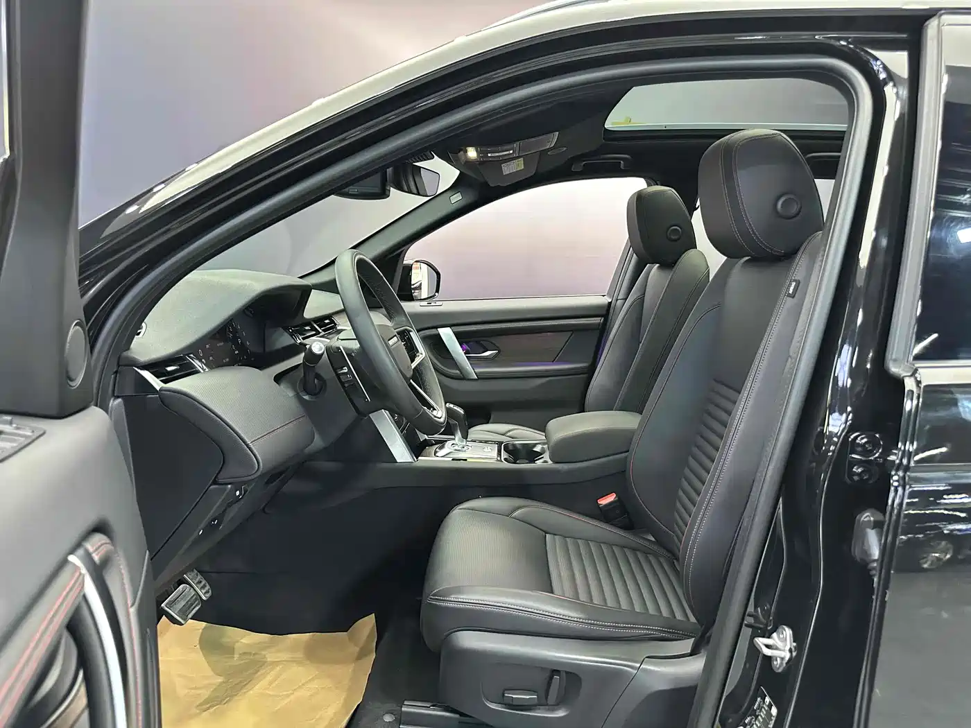 Land Rover Discovery Sport PHEV 2023 1.5T P300e Plug-in Hybrid фото 3