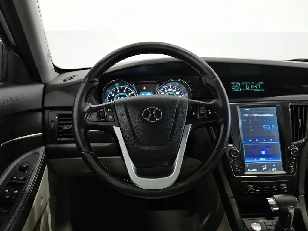 Фото 11 - BAIC Senova D50