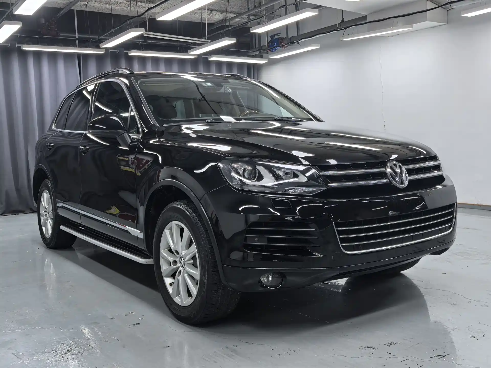 Фото 3 - Volkswagen Touareg