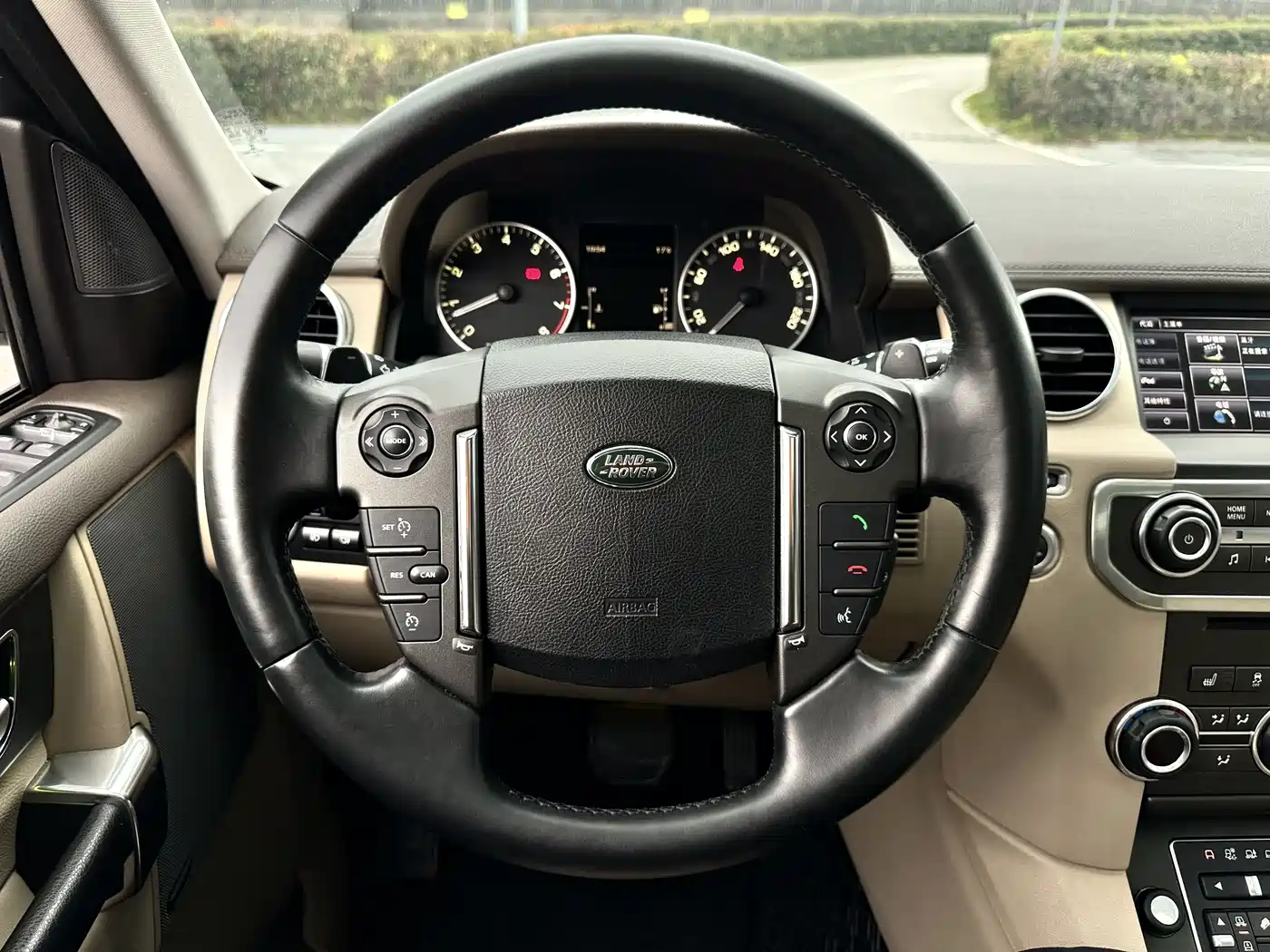 Land Rover Discovery 2016 3.0 SC V6 HSE Luxury фото 17