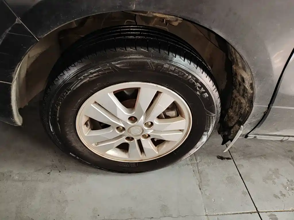 Dongfeng Fengxing Fengxing CM7 2015 2014 2.4L Manual Business Edition