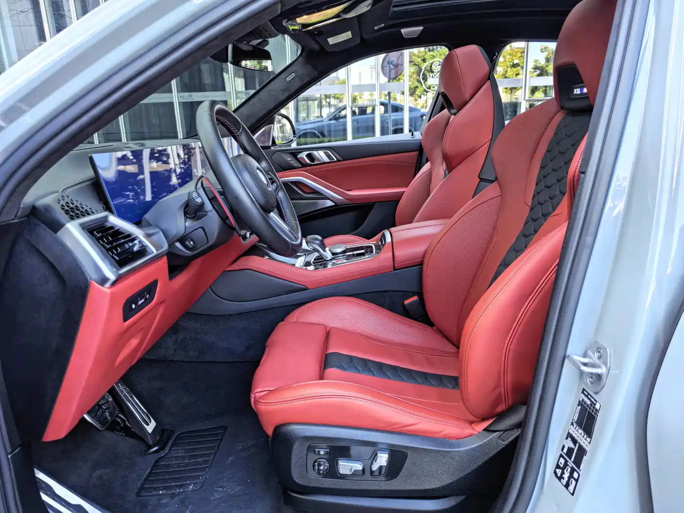 BMW X6 M 2023 Model X6 M Thunder Edition фото 7