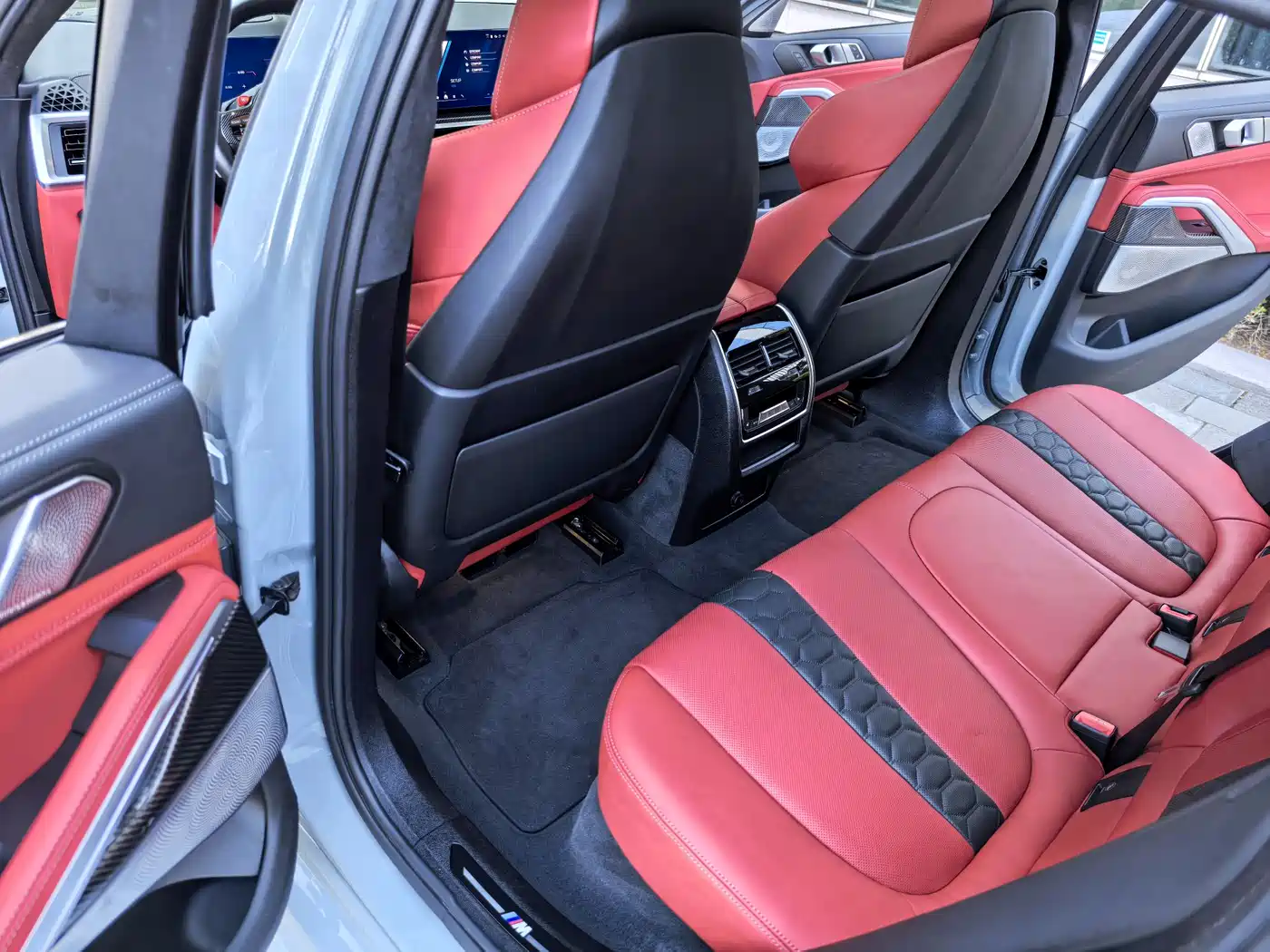 BMW X6 M 2023 Model X6 M Thunder Edition фото 18