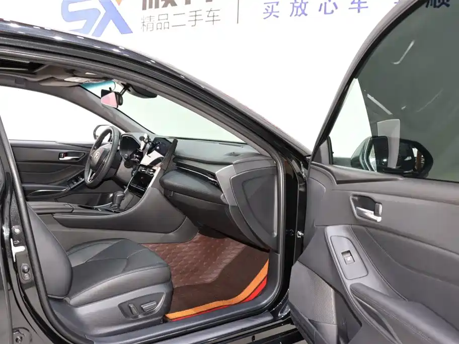 Toyota Avalon 2023 Hybrid 2.5L Luxury Edition фото 8