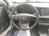 Photo 11 - Hyundai Mistra