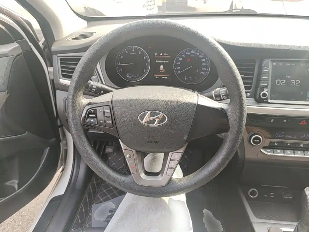 Photo 11 - Hyundai Mistra