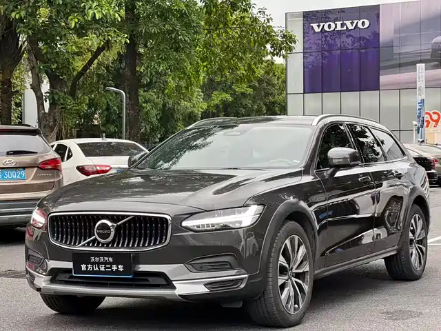 volvo v90