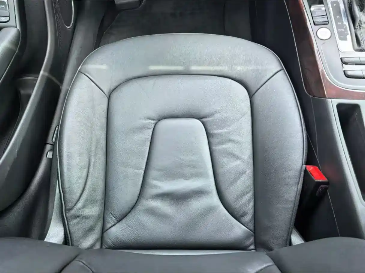 Фото 8 - Audi A4L