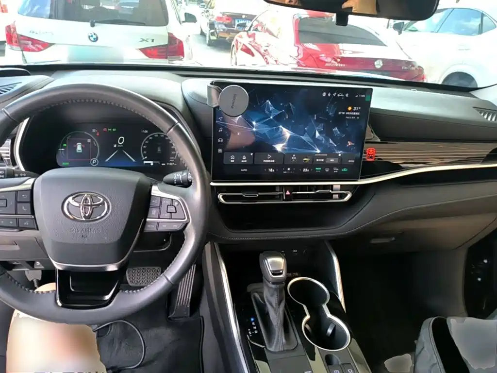 Фото 10 - Toyota Highlander